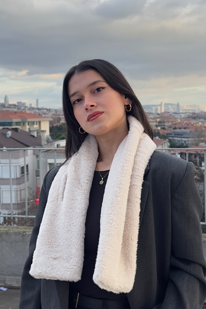 Hacimli Formlu Peluş Kadın Atkı
