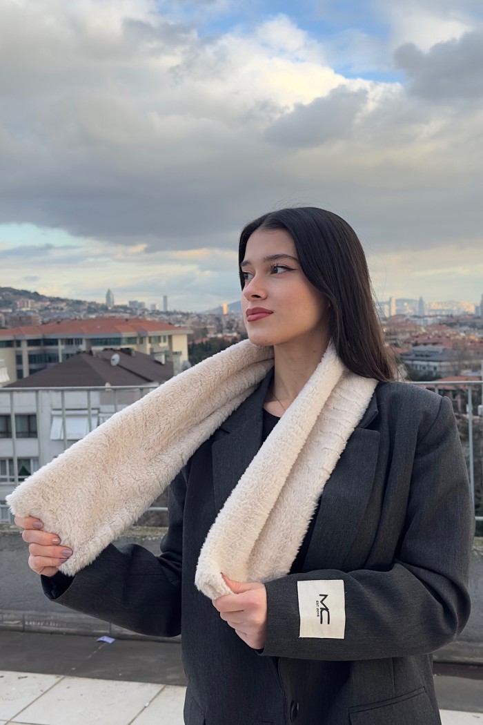 Hacimli Formlu Peluş Kadın Atkı