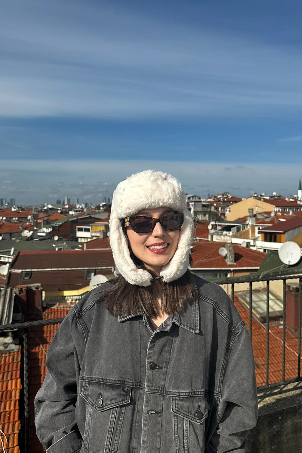 Kadın Kışlık Luxury Suni Kürklü Peluş Pilot Şapka · Modelli kullanım